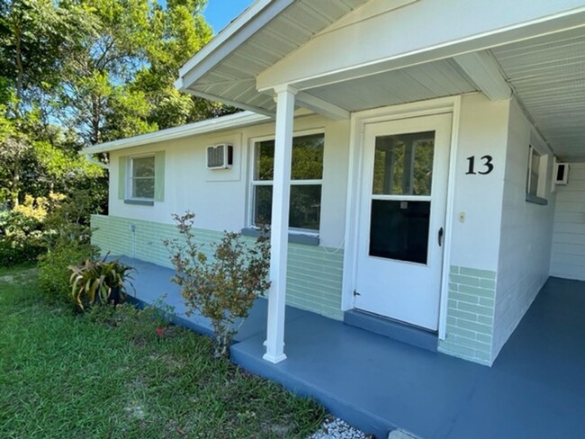 Building Photo - Nicely Sized One Bedroom House in Bevelry ...