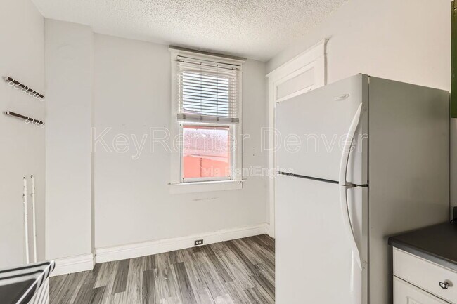 Building Photo - 4351 Umatilla St