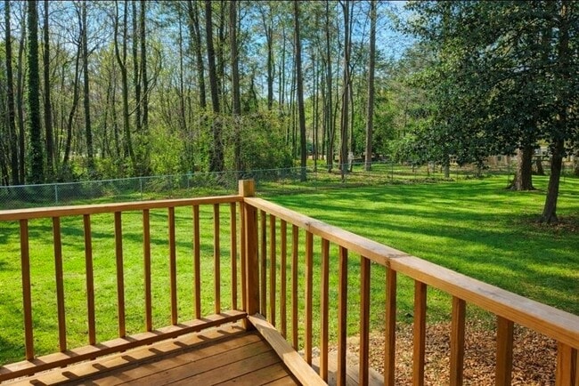 Building Photo - 1551 Pine Glen Cir