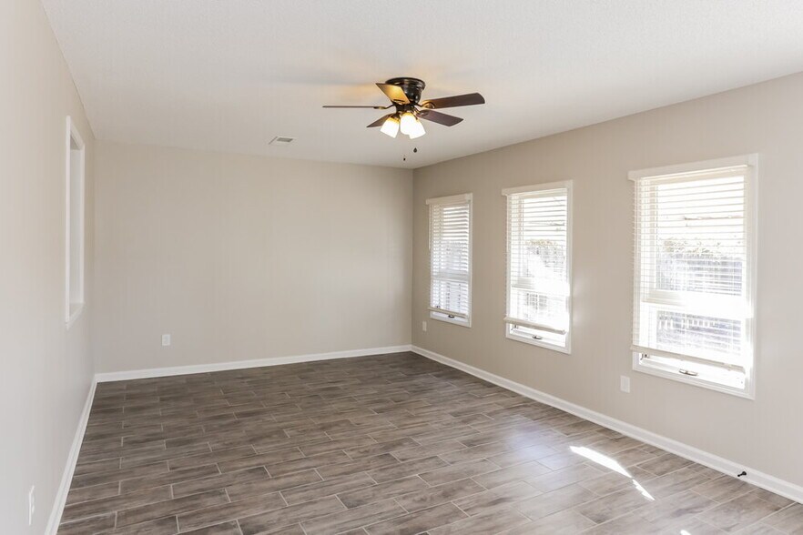 Building Photo - 7189 Atterbury Cir W