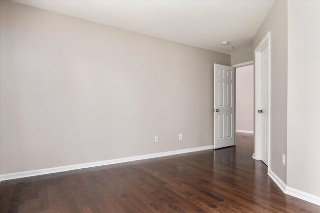 Building Photo - Piney Orchard Condo