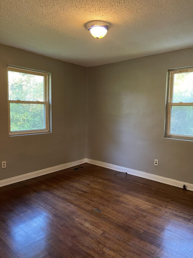 Building Photo - 553 Arlington Ave