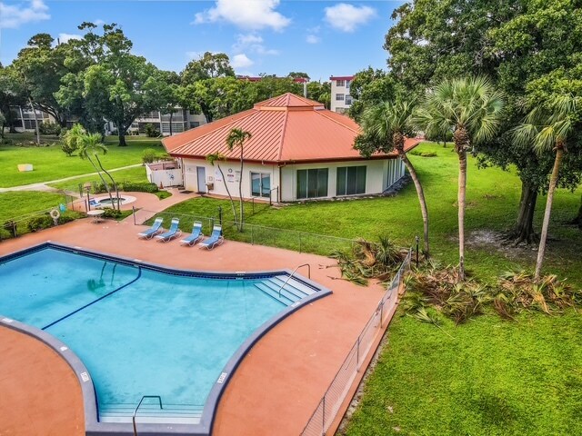 Pool-spa - 3001 NW 48th Ave