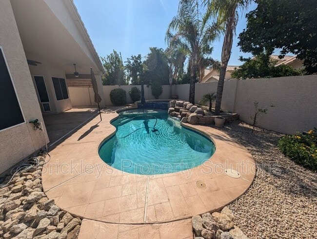 Building Photo - 9213 E Wood Dr