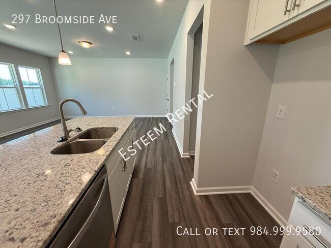 Building Photo - 297 Broomside Ave