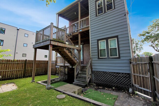 Building Photo - 5169 S Michigan Ave