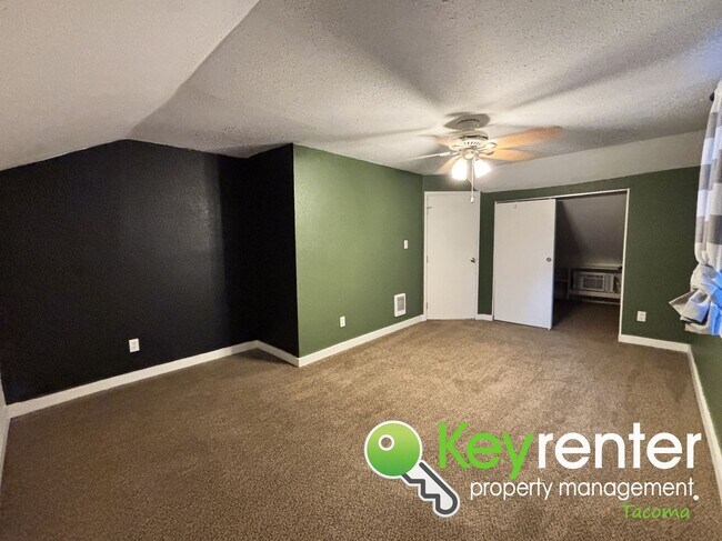 Building Photo - Cozy 4 Bedroom Tacoma Rental Home Near Lincoln District and Downtown