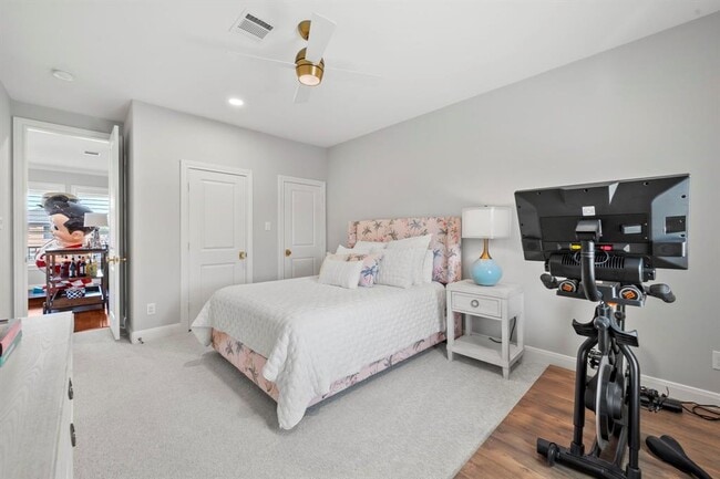 Building Photo - 11025 Upland Forest Dr