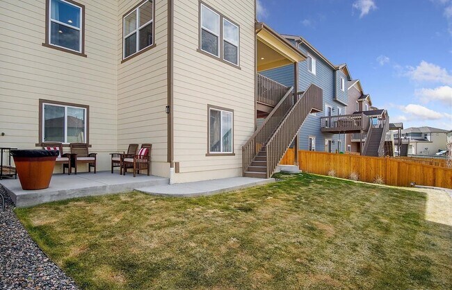 Building Photo - 912 McMurdo Cir