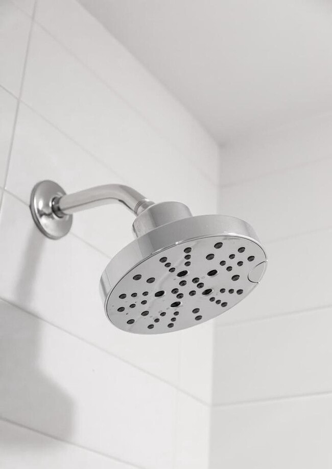 Building Photo - 2248 Ontario Rd NW