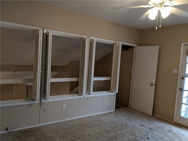 Building Photo - 5981 Arapaho Rd