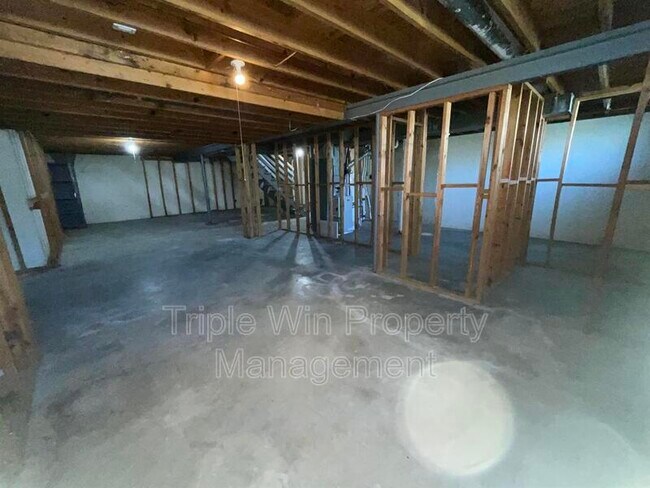 Building Photo - 690 Wiethaupt Rd