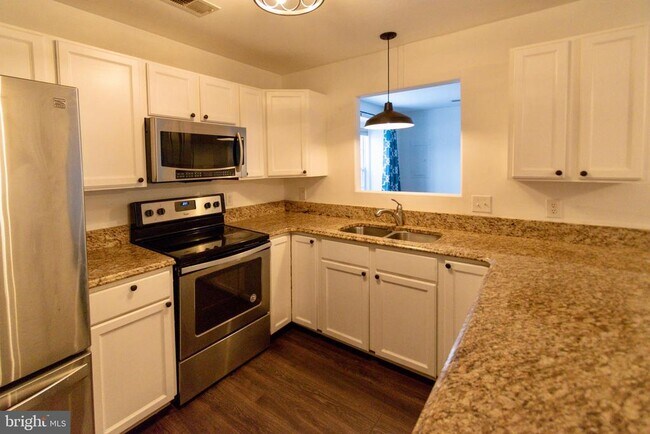 Building Photo - 9911 Blade Ct