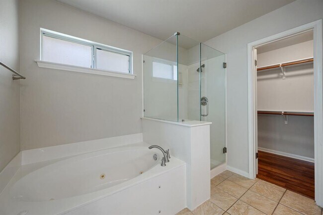 Building Photo - 20305 Kearney Hill Rd