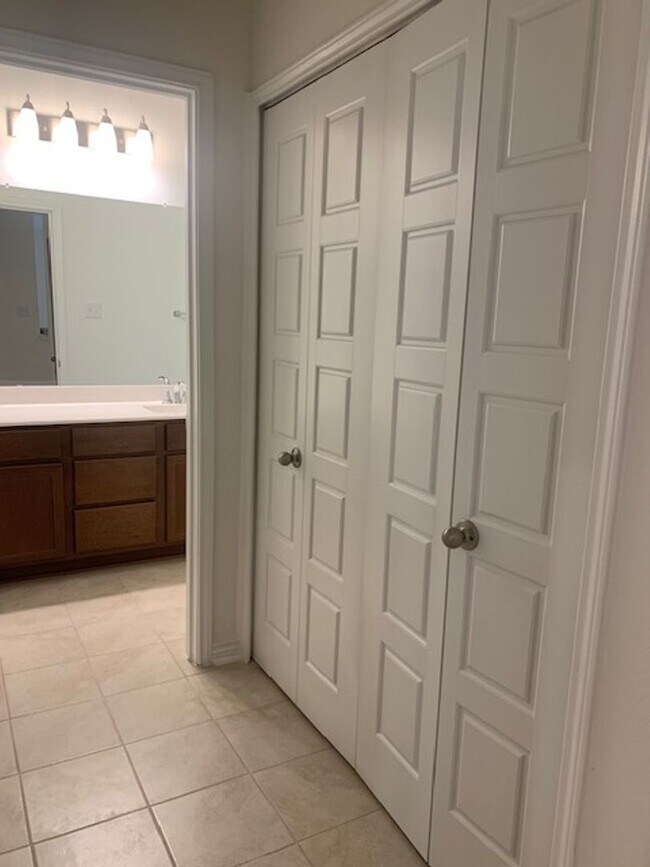 Building Photo - ONE STORY  |  NO CARPET  |  9' CEILING  |  EASY MAINTENANCE  |  2 CAR GARAGE  |  BUILT IN 2023