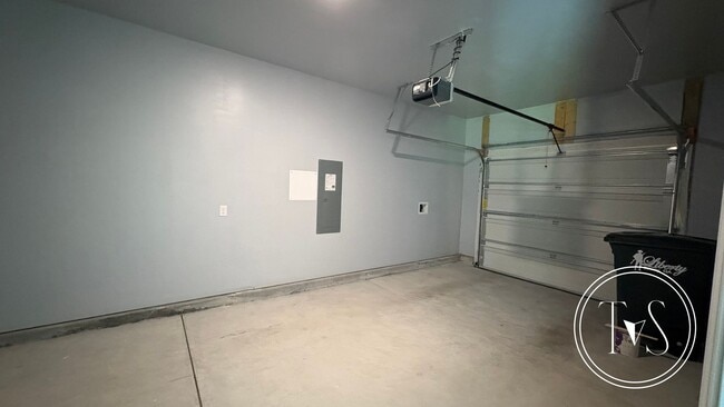 Building Photo - RATE DROP ALERT (was $2240/month) and FALL...