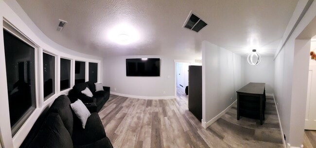 Building Photo - 699 N 600 E