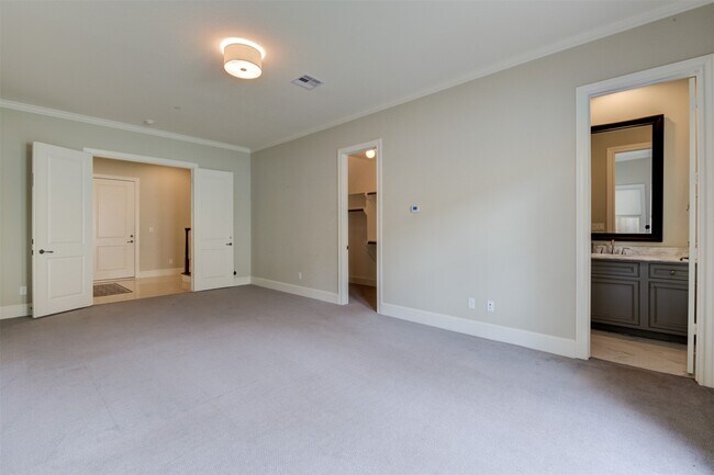 Building Photo - 6706 Morningside Dr