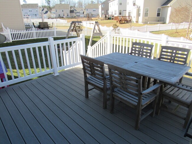 Building Photo - Pet Friendly 2 Story with Basement and 2 C...