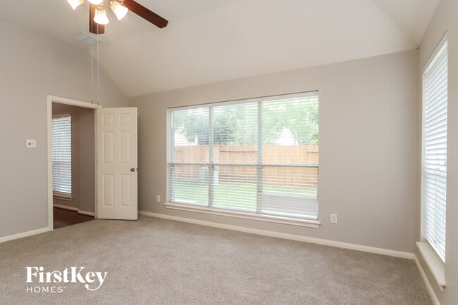 Building Photo - 10327 Cape Hatteras Way