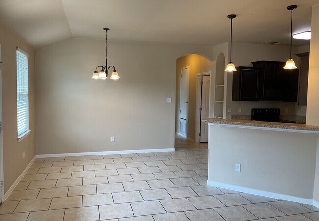 Building Photo - 4610 Cambridge Dr