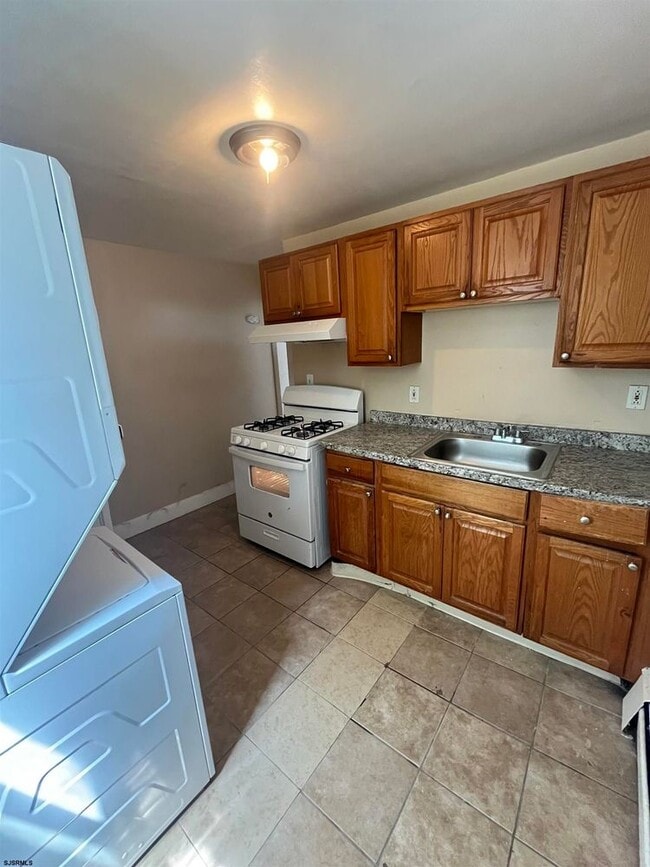 Building Photo - 1605 Magellan Ave