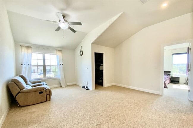 Building Photo - 16028 Cinca Terra Dr