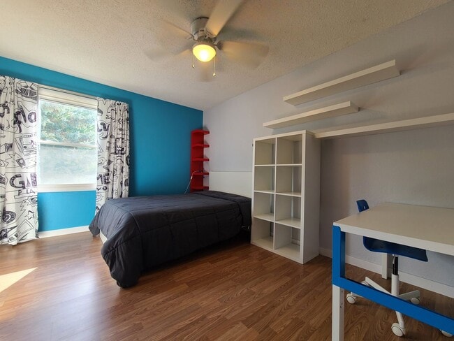 Building Photo - Furnished 2-Bedroom Condo in St. Joseph
