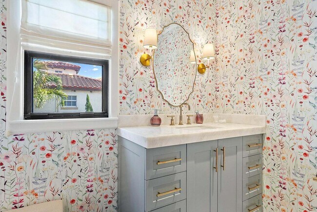 Building Photo - 3211 Washington Rd