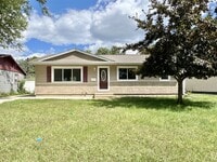 Building Photo - 2203 Frontier Rd