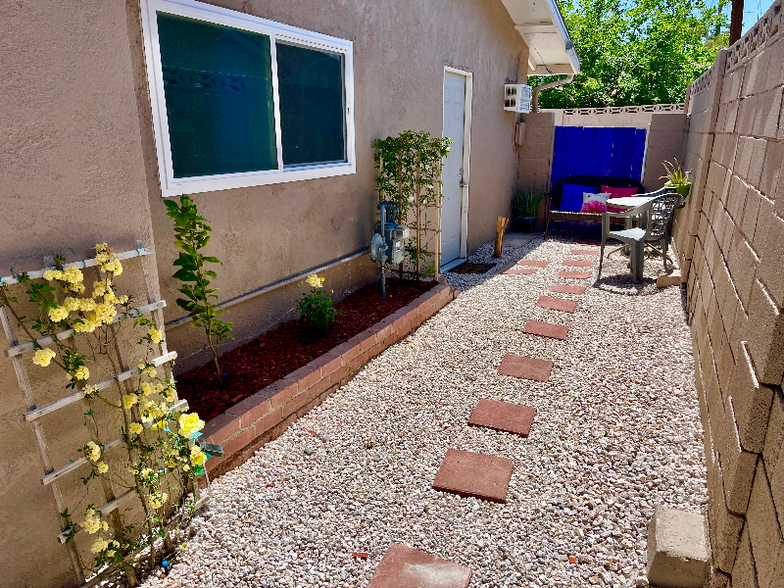 Primary Photo - 5333 Longridge Ave