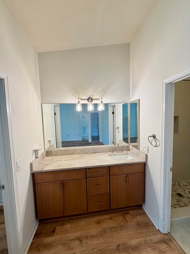 Building Photo - 107 Woodland Dr