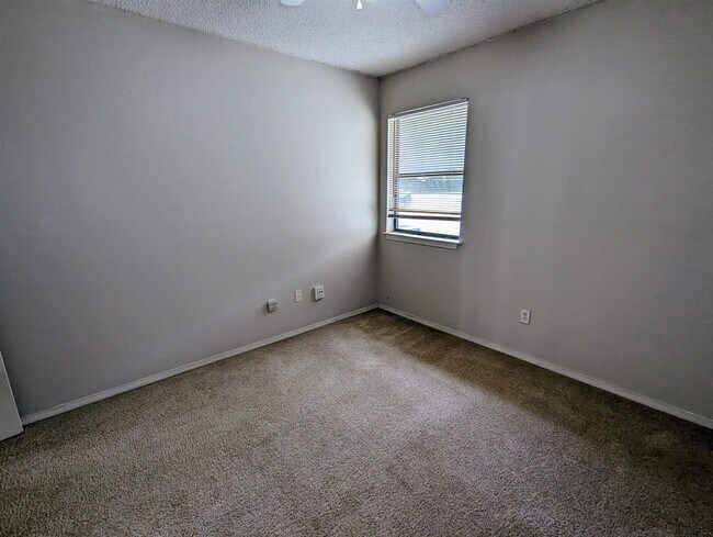 Building Photo - 7002 Lanier Dr