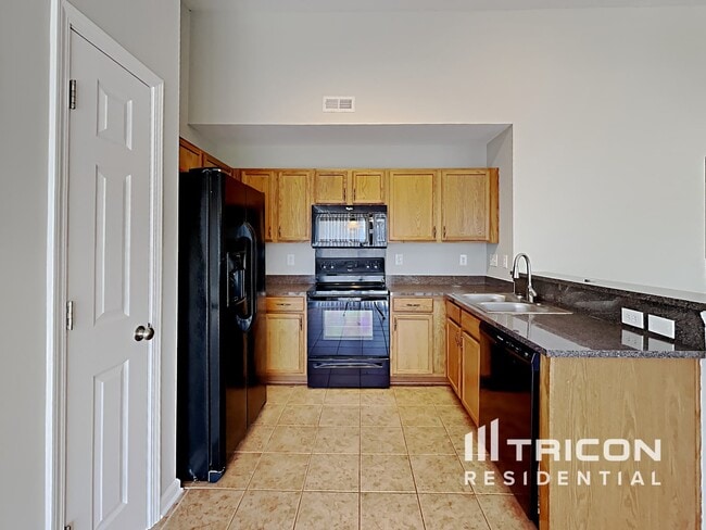 Building Photo - 206 Water Ridge Ave