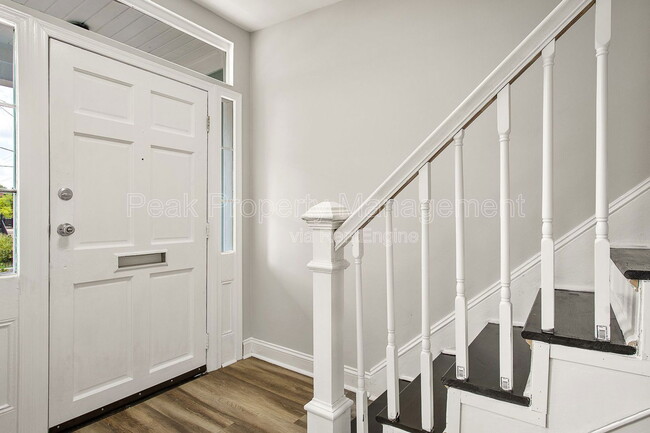 Building Photo - 2504 E Leigh St