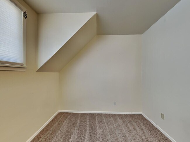 Building Photo - **Coming Soon** 5 Bedroom House Near Gonzaga