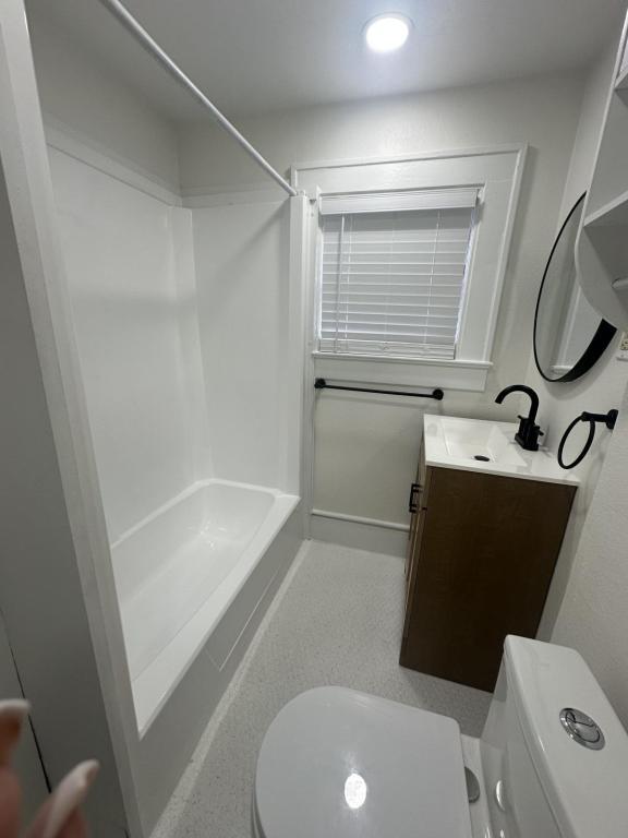 Building Photo - 615 1/2 S Mills Ave, Orlando Fl 32801