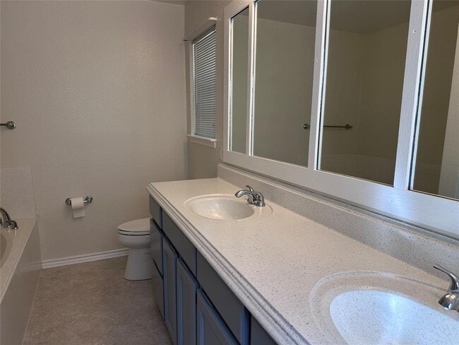 Building Photo - 109 Simpson Ave