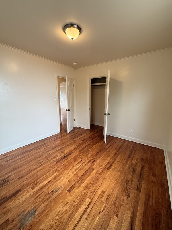 Building Photo - 1906 8th St