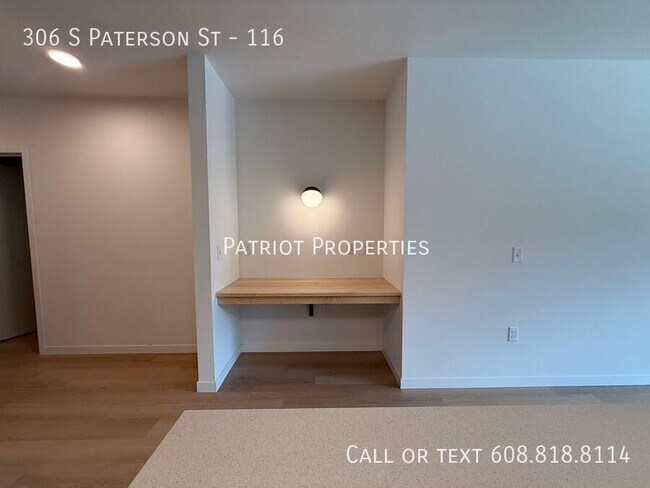 Building Photo - 306 S Paterson St