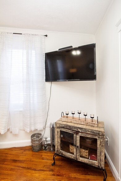 Building Photo - 191 Kent St