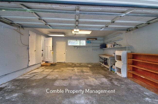 Building Photo - 16605 NE 87th St