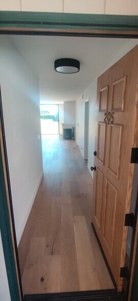 Primary Photo - 745 Main St