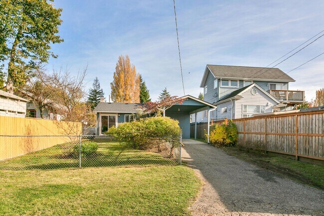 Building Photo - 3Bd/1Ba Seattle House