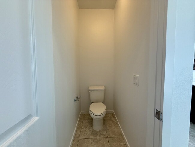 Building Photo - 4 BED, 2.5 BATH, 2 CAR-GARAGE, TWO-STORY, SINGLE FAMILY HOME FOR