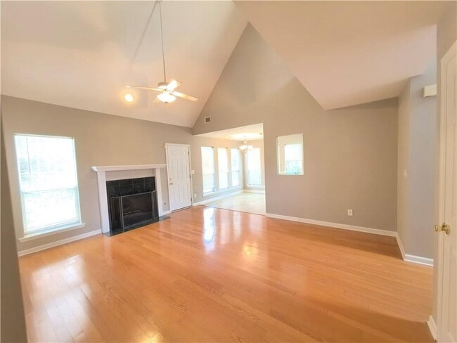 Building Photo - 873 Ashwood Walk