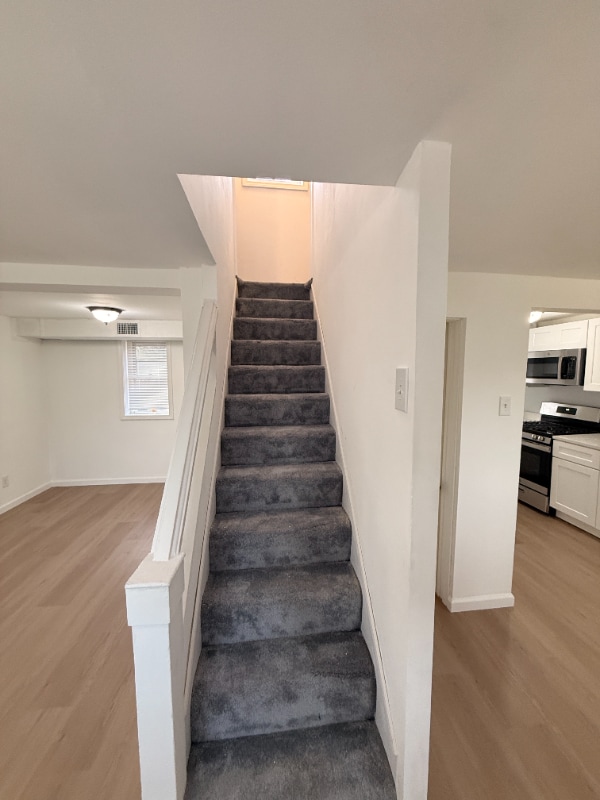 Building Photo - 24591 Valley Ave