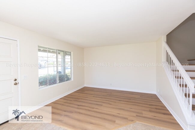 Building Photo - *** HIGHLY DESIRED 3BED/2.5BATH  HILLSBORO...