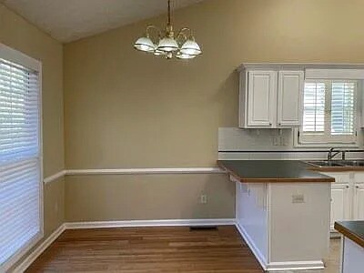 Building Photo - Home For Rent