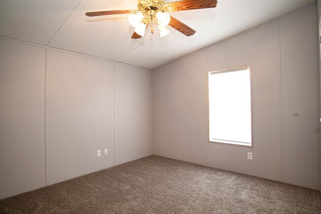 Building Photo - Home on half acre with land and storage
